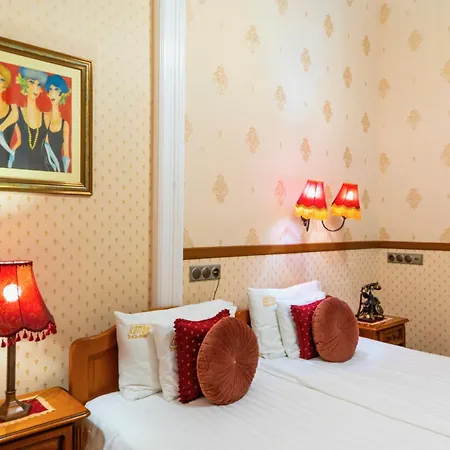 Cotton House 4*